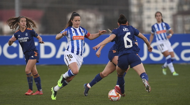 Asteazkenean gertatutakoari buelta eman nahi dio Realak beste aurkari gogor baten kontra. Irudian, Eizagirre Kaciren aurrean.