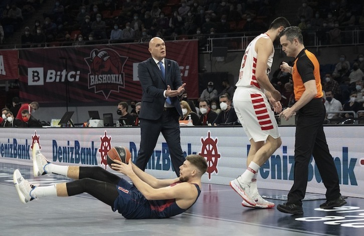 Saski Baskonia quiere levantarse y remontar el vuelo.