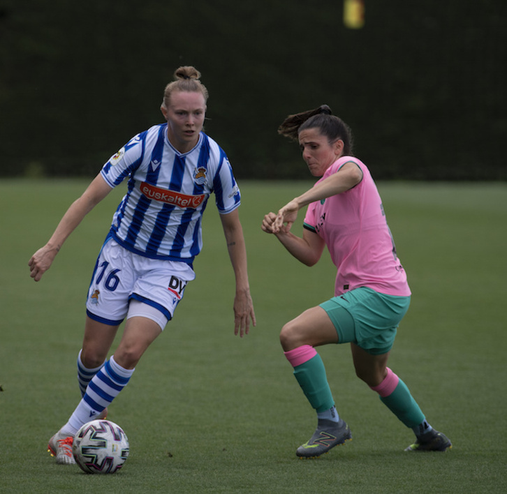 Franssi y Pereira en una imagen del partido de la temporada pasada entre Real y Barcelona en Zubieta.