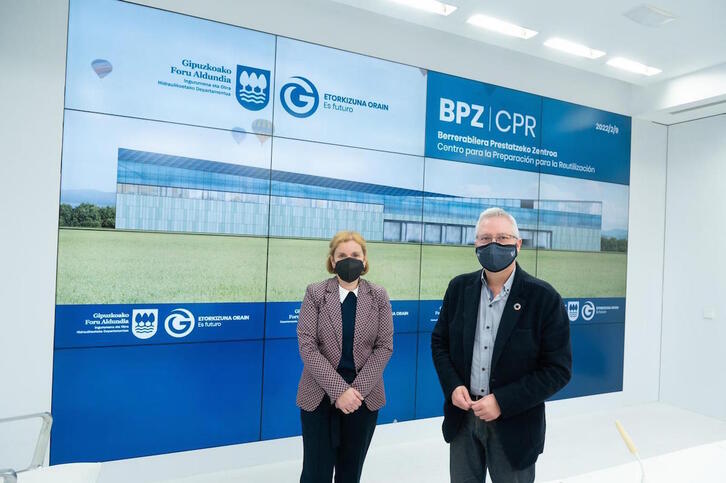 Mónica Pedreira y José Ignacio Asensio, respectivamente directora y diputado foral de Medio Ambiente de de Gipuzkoa.