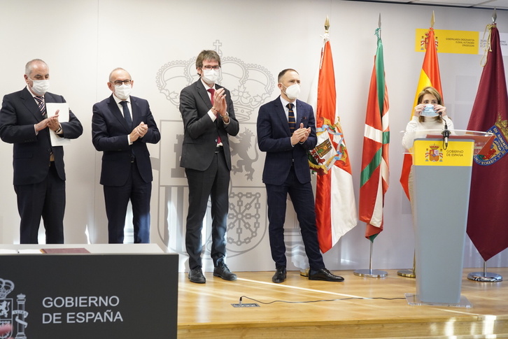 Arriola, González, Urtaran, Itxaso y Sánchez en la primera rueda de prensa.