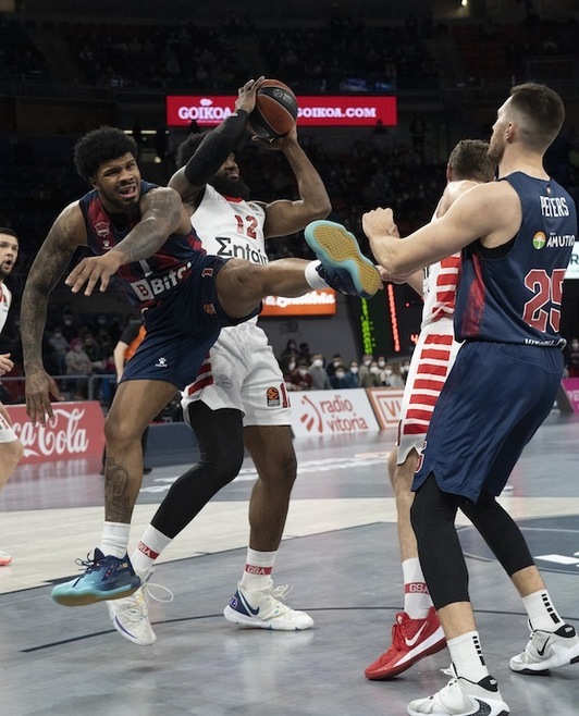 Lamar Peters jugó ante Olympiacos su último partido con Saski Baskonia.