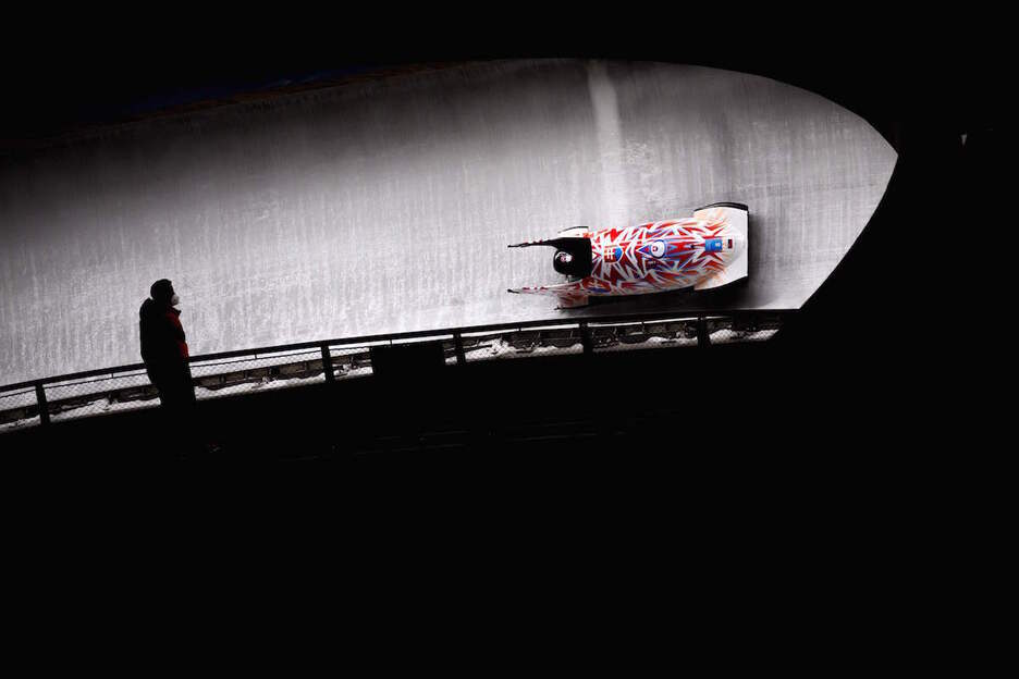 Bobsleigheko probak abiadura bizian egiten dira eta ikusgarriak dira.