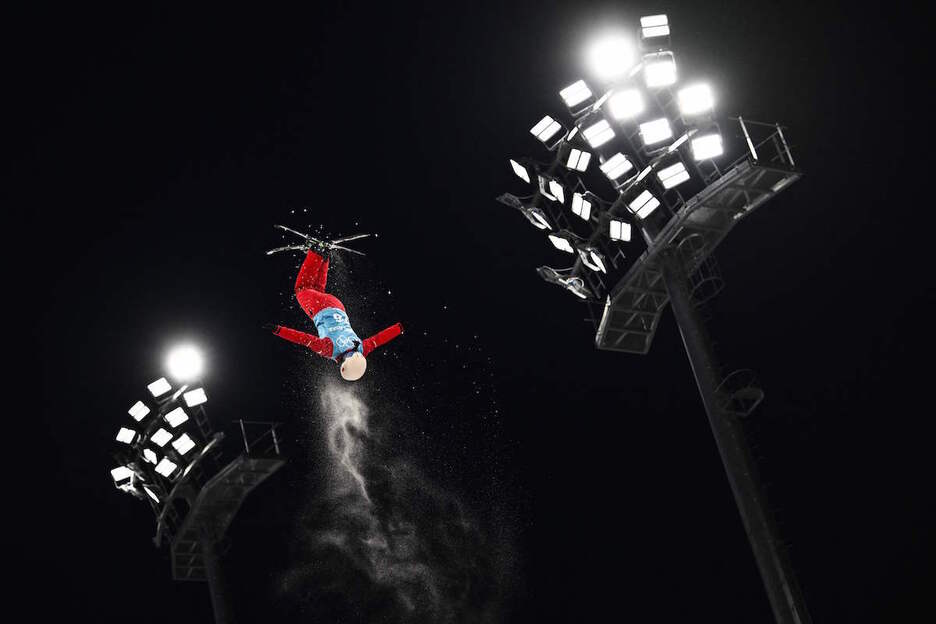 Aurreko irudian aipaturiko ezaugarriei gaua gehitzen badiegu, irudia ederragoa bilakatzen da.