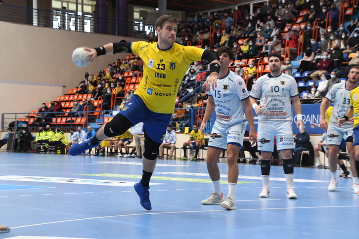 Julen Aginagalde, Cangasen atera jaurtiketa egiteko prest.