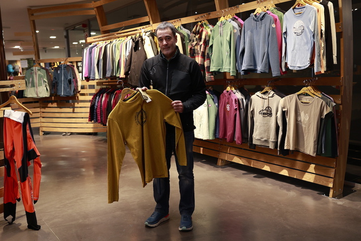 Edu Uribesalgo, Ternua Group taldeko Berrikuntza zuzendaria, enpresak Arrasaten duen egoitzan.