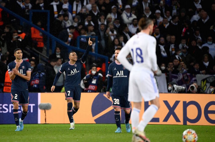 Mbappé celebra su gol en el último suspiro