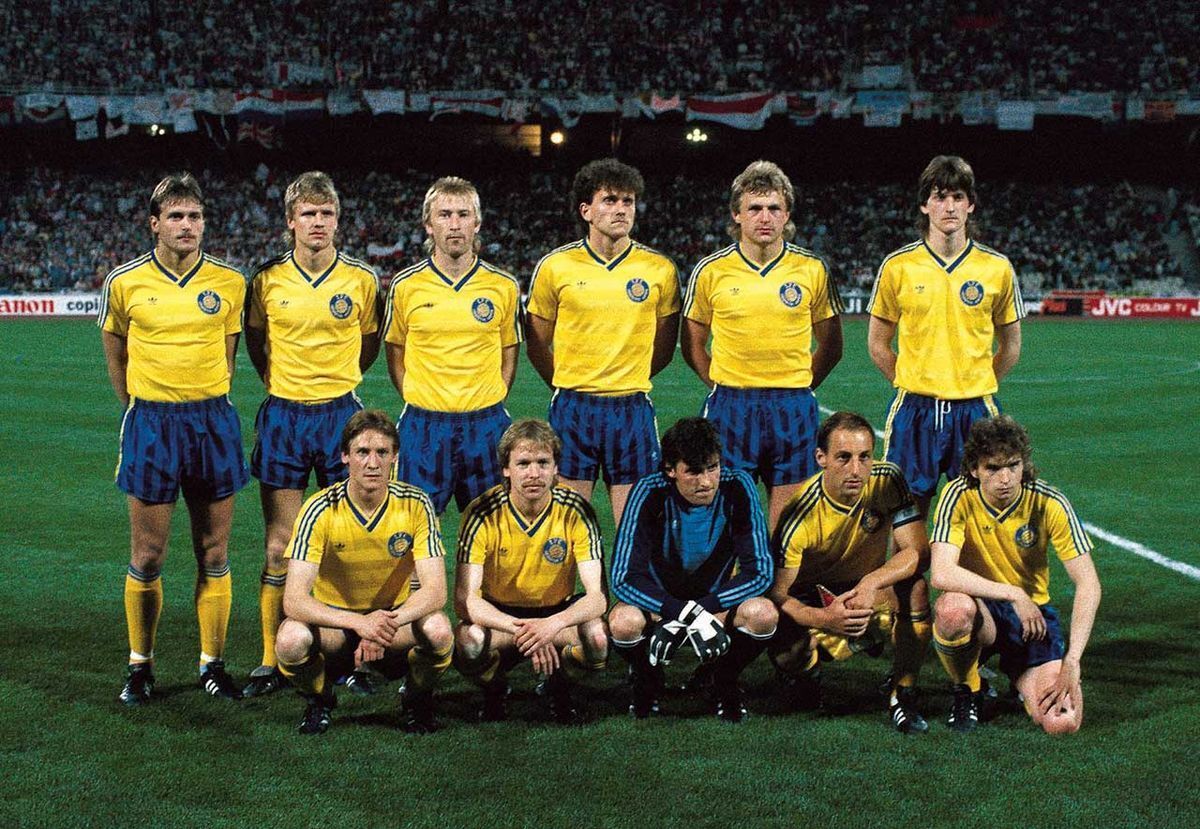 Alineación del Lokomotive Leipzig en la final de la Recopa ante Ajax. (LOKOMOTIVE LEIPZIG)