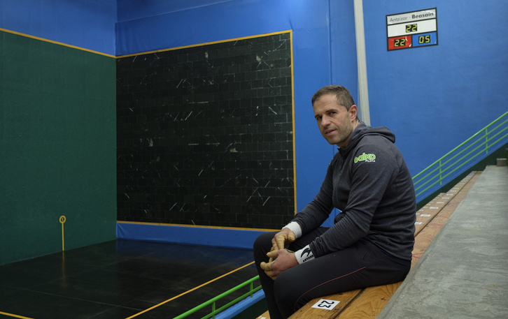 Aimar Olaizola en el Antzizar de Beasain, uno de los centros de entrenamiento de Baiko. 
