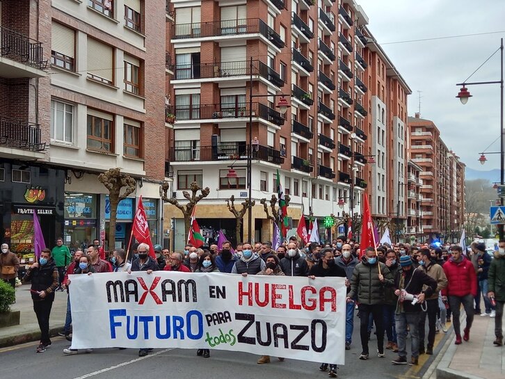 Manifestación organizada por los trabajadores de Maxam en Galdakao. 