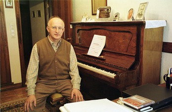 Aragues, en 2000, cuando se jubiló en el Conservatorio de Donostia.