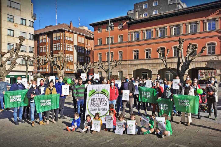 Mobilización de Tartanga Berdea contra el proyecto urbanístico.