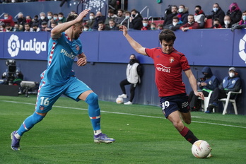 Manu Sanchez hasieratik aritu da baina bigarren zatian, minduta, Cotek ordezkatu du. 