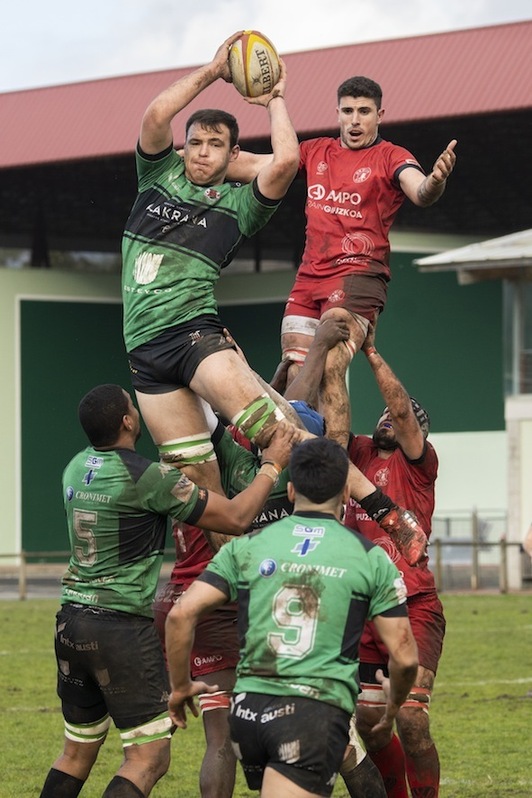 Derbi oso estua jokatu dute Urbietan.