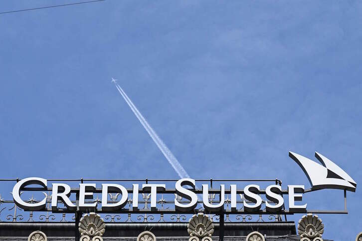 Rótulo de Credit Suisse en su sede de Zurich.