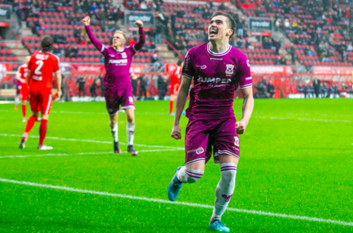 Córdoba marcó en el empate de su equipo ante el Twente en la última jornada.