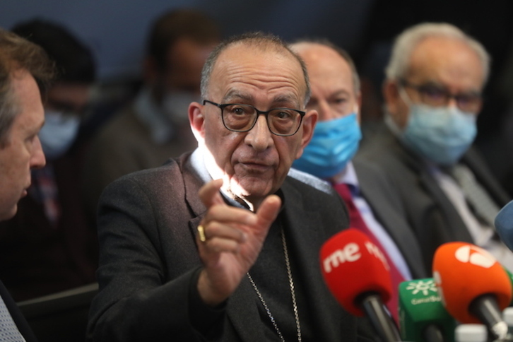El cardenal arzobispo de Barcelona, Juan José Omella, ofreció la rueda de prensa.