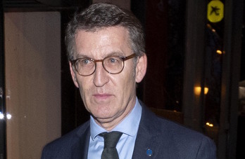 Alberto Núñez Feijóo, a su llegada a la sede del PP este miércoles noche.