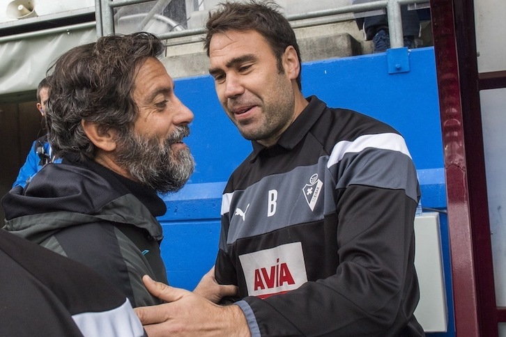 Iñaki Bea, junto a Quique Sánchez Flores, en su etapa en Eibar.