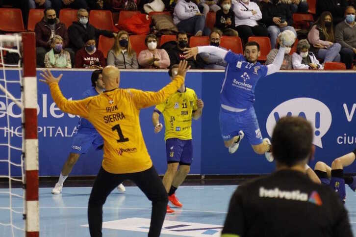 Sierra ha sido clave bajo palos en el arreón definitivo