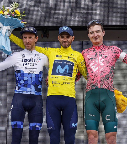 Michael Woods, Alejandro Valverde y Mark Padun, en el podio final de O Gran Camiño.