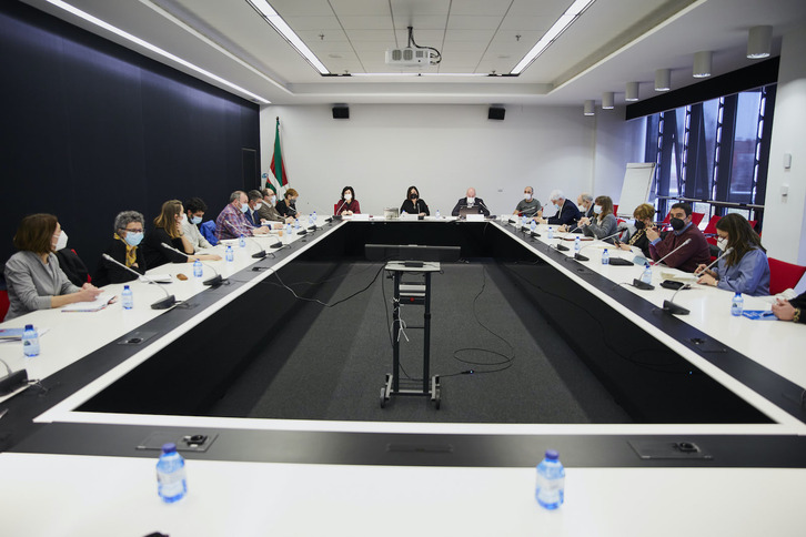 Gasteizen izan den bileraren argazkia.