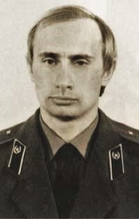 Putin, con el uniforme de la KGB.