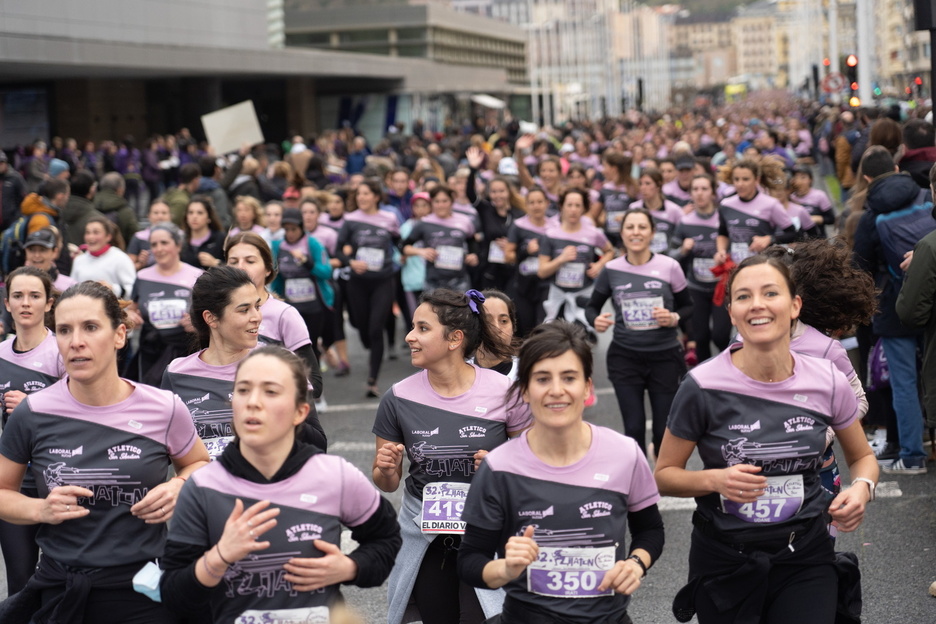 Batzuk bakarka, baina askok taldean hartu dute parte lasterketan.