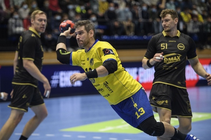 Julen Aginagalde, muy fino en Santander de cara a puerta.