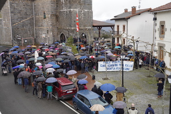Nabarnizeko plaza, gaur eguerdian. 