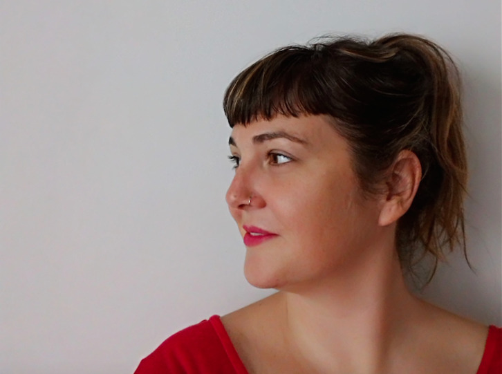 La autora y la directora de la obra, Olatz Gorrotxategi.