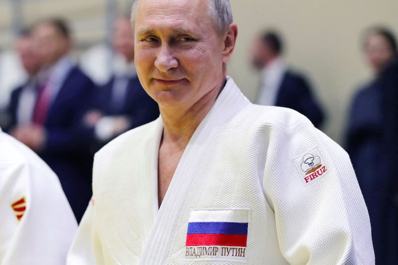 Putin, con kimono de judo. (AFP)