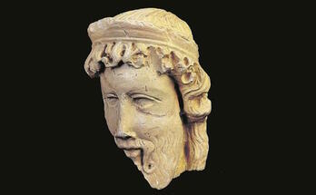 Imagen de la cabeza de Baco aparecida en las obras de Arkaia.