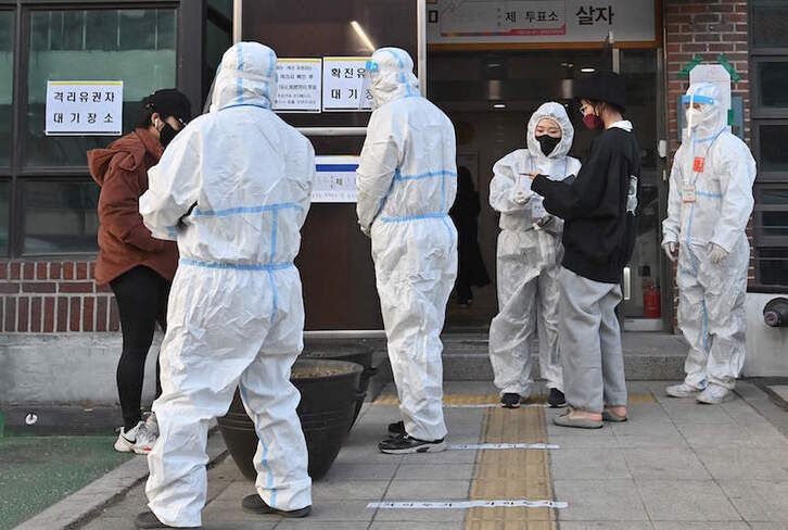 Corea de Sur, uno de los países más golpeados ahora, afrontó ayer unas presidenciales en las que se extremaron las medidas de seguridad.