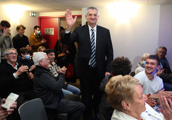 Le candidat peut compter sur le soutien de son suppléant et assistant parlementaire Barthélémy Aguerre. 