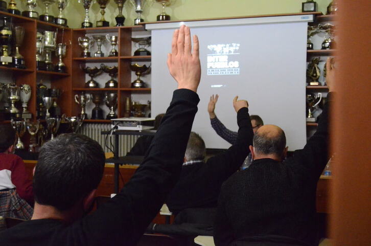 Momento de la asamblea celebrada en el Labrit