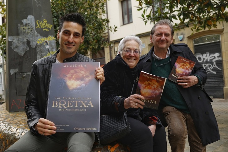 Oihan Vega, Toti Martinez de Lezea eta Valen Moñux, gaurko aurkezpenean.