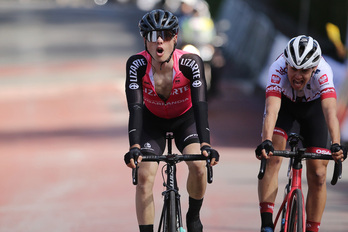 Mikel Retegi se impuso a Mikel Mujika en el sprint por la segunda plaza en Alkiza.