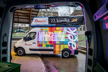 Korrika 22 furgonetan