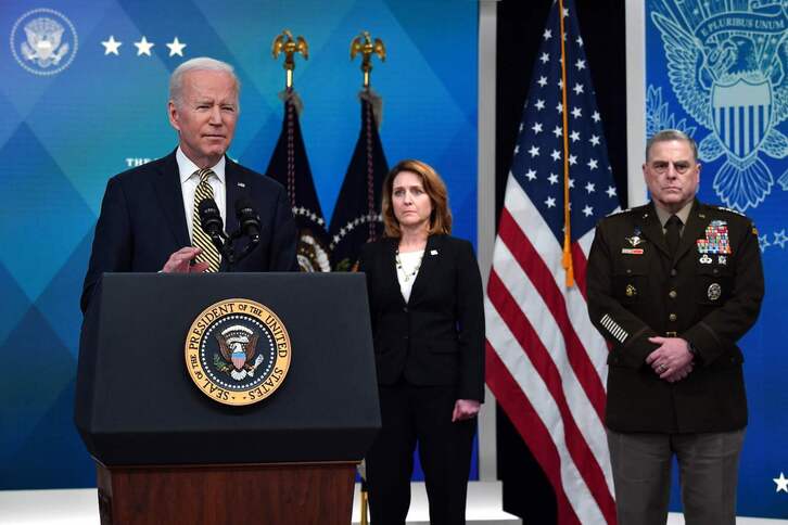 Joe Biden anunció ayer el envió de ayuda militar a Ucrania.