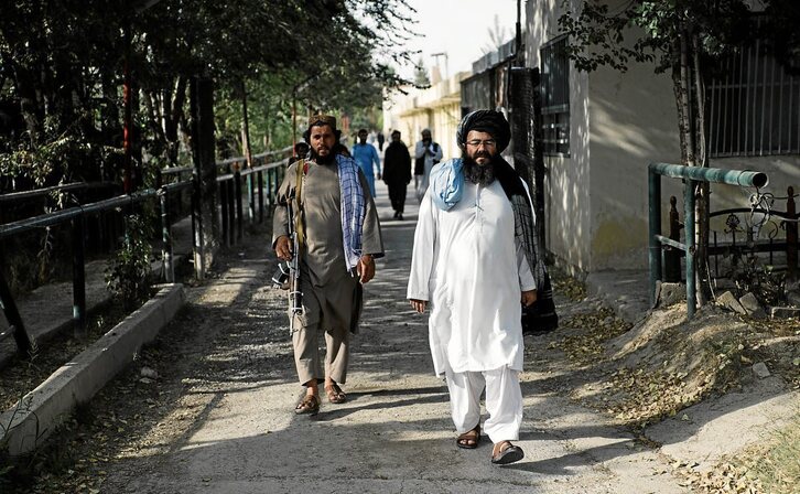 Talibanes paseando en la cárcel, ahora vacía, más conocida de Afganistán. Fotografía: Filippo Rossi