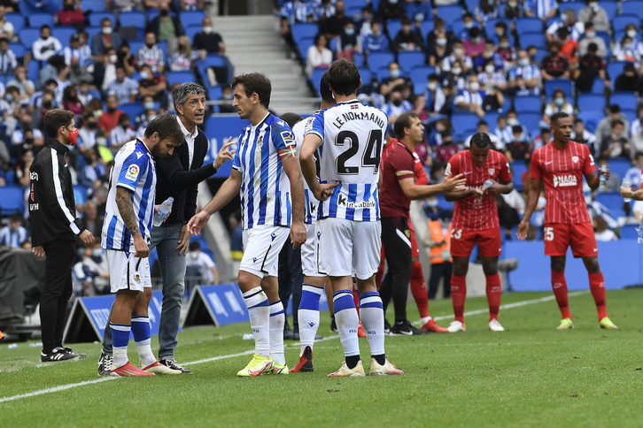 Imanol, Oyarzabal y Julen Lopetegui, en el partido de la primera vuelta en Anoeta.