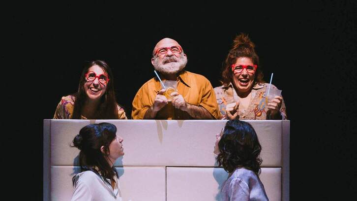 Un momento de la obra, ‘Supernormales’, dirigida por Iñaki Rikarte.