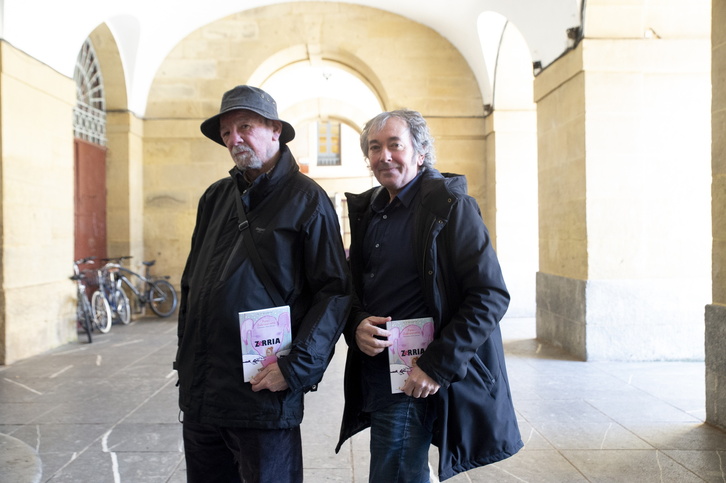 Antton Olariaga eta Patxi Zubizarreta, ‘Zerria’ lanaren aurkezpenean.