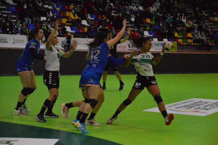 Super Amara Bera Bera se ha tenido que emplear a fondo para doblegar a un correoso Elche.