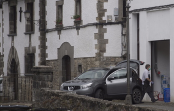 Un vecino de la localidad salacenca de Otsagabia.
