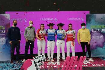 Finaleko lau protagonistak, Arrizabalaga eta Gamindek txapelak buruan dituztela.