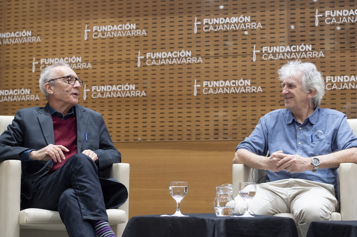 Juan José Millás y Juan Luis Arsuaga, en el Civican de Iruñea.