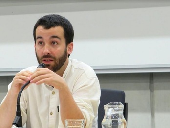 Josu Martinez zinema zuzendaria eta liburuaren egilea.