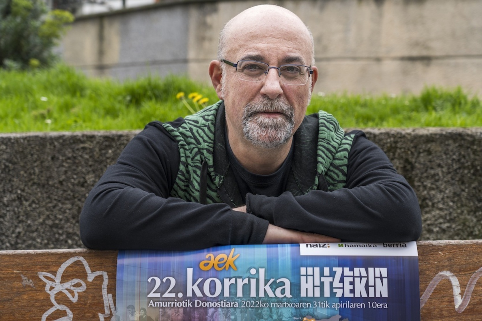 Asier Amondo, Donostiako Antiguako euskaltegiaren atarian.